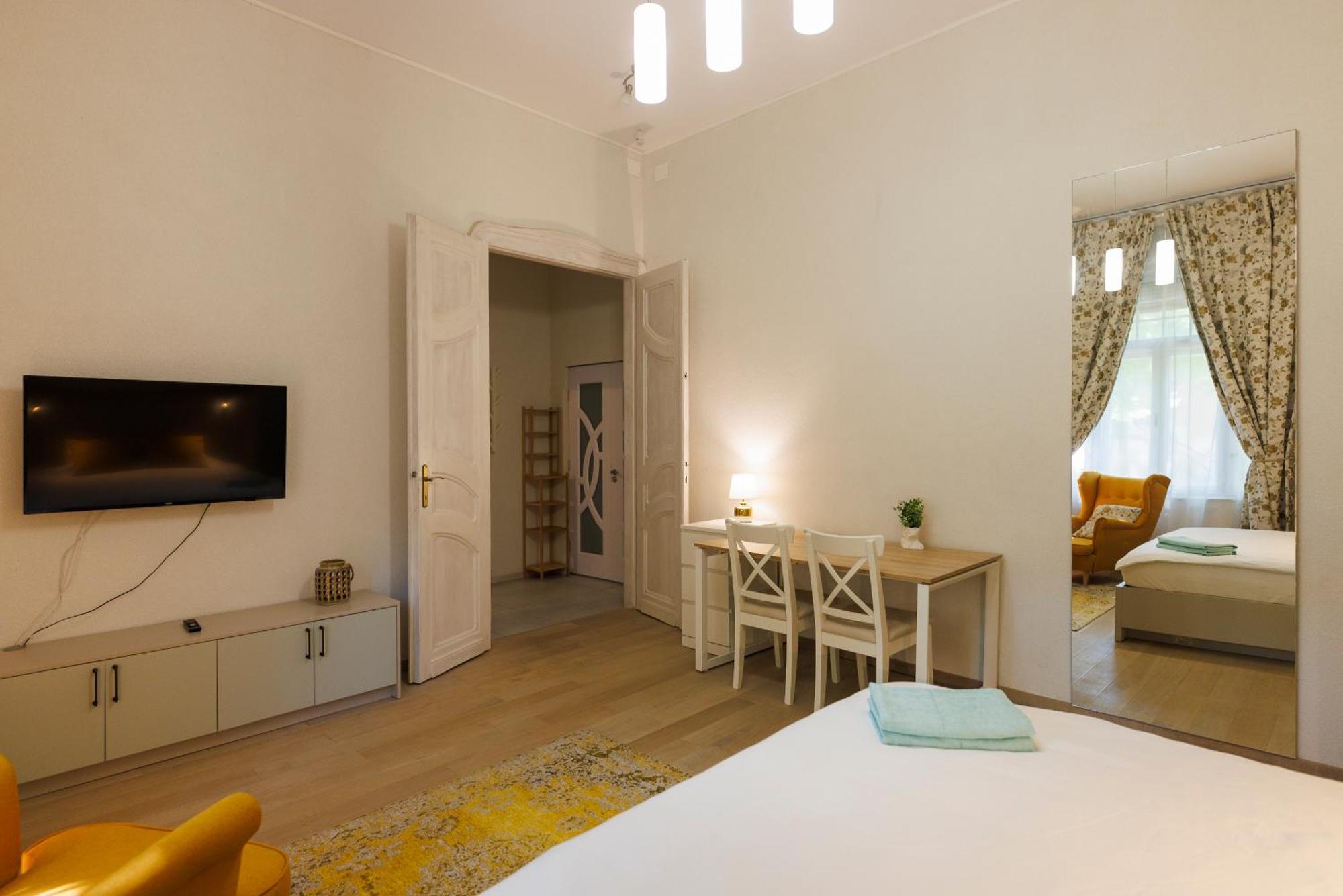 Victoriei Square Apartment Тимишоара Экстерьер фото